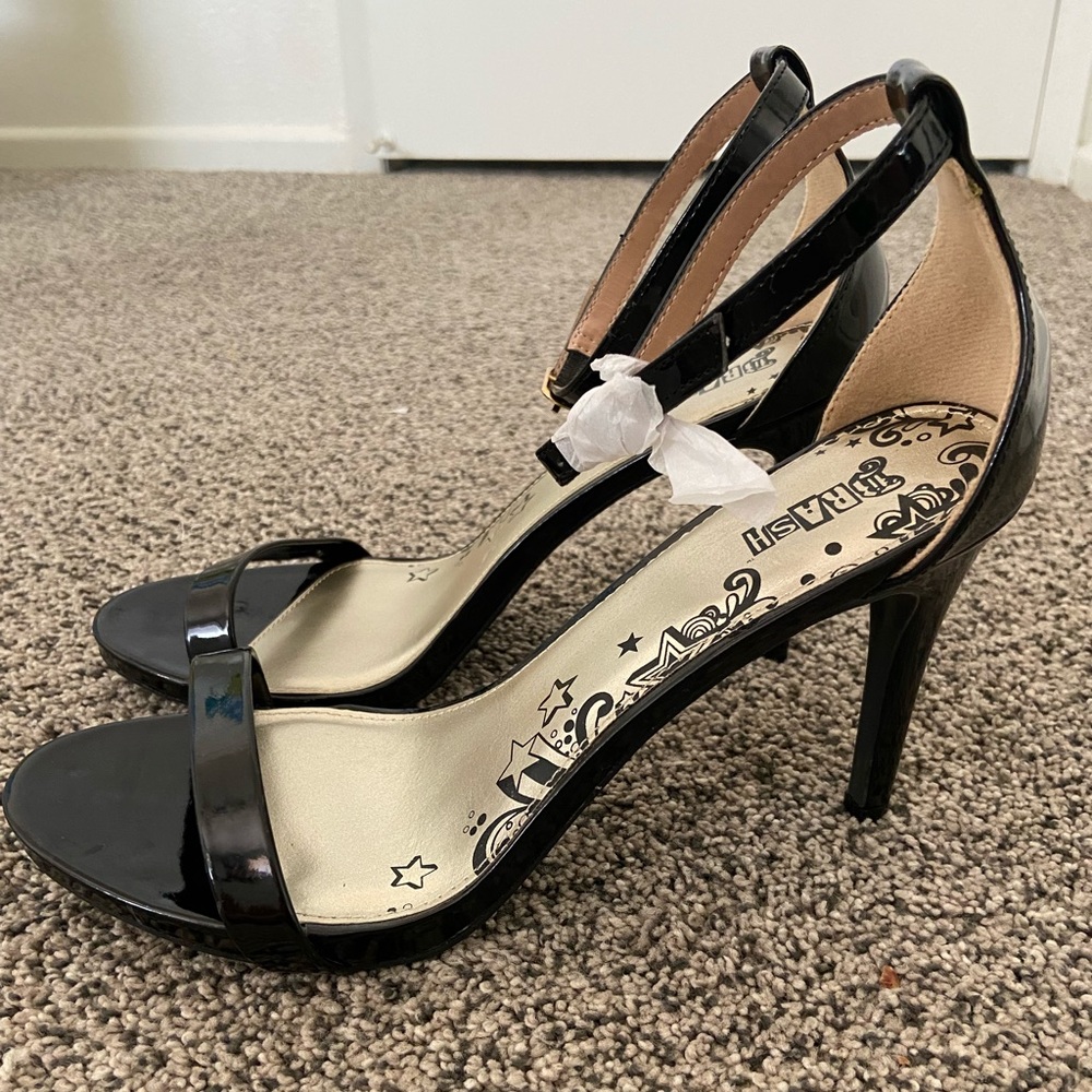 NWOT black heels size 9